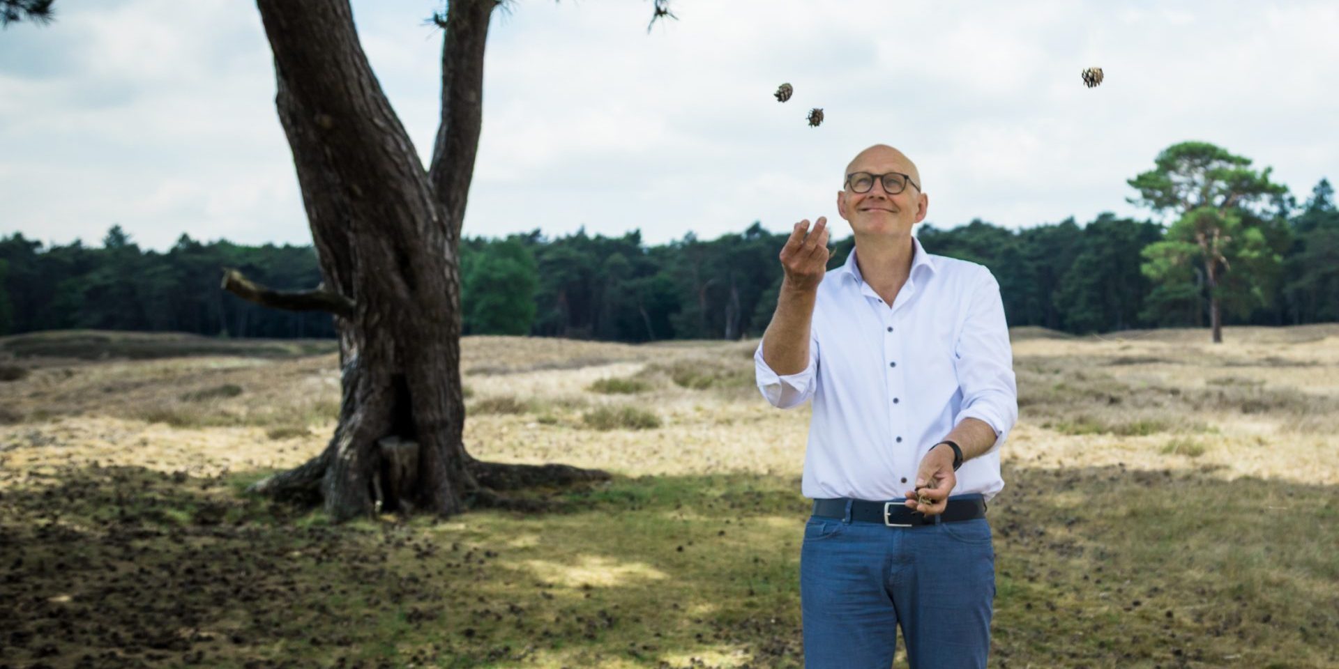frionnet-20250530-1335-banner-hr Stembevrijder, coach Lambert jongleert met denneappels