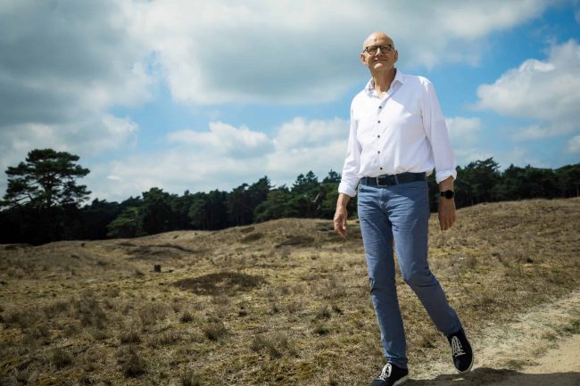 Stembevrijder Lambert loopt op de hei