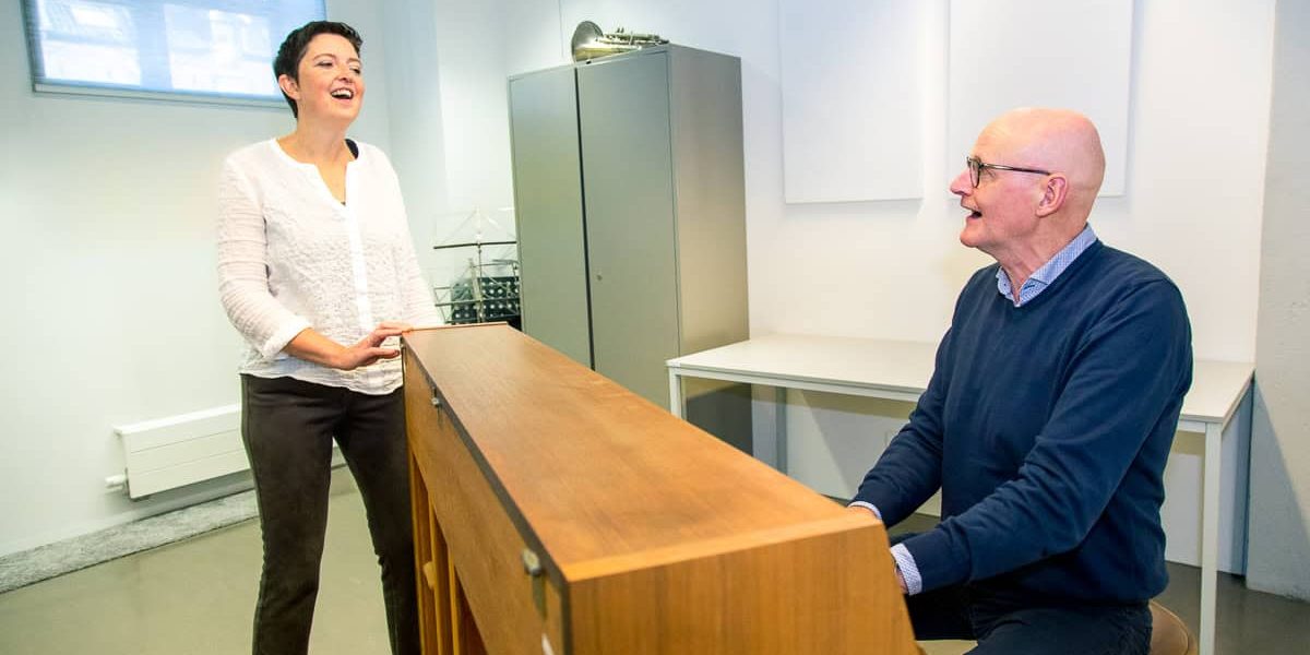 Lambert en klant in individuele sessie stembevrijding