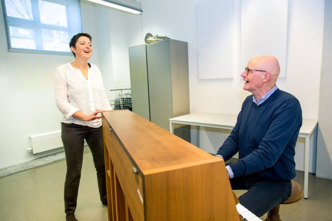 Lambert en klant in individuele sessie stembevrijding