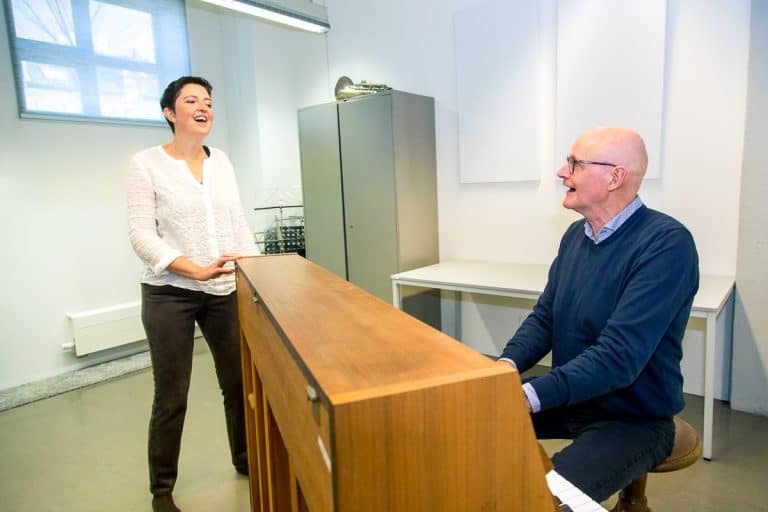 Lambert en klant in individuele sessie stembevrijding