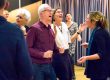 Groep zingende mensen